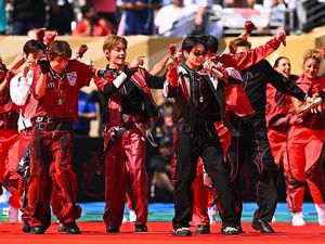 BTS Guncang Final Piala Dunia 2026, Outfit Merahnya Punya Makna Tersembunyi