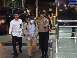 Bupati Lombok Barat Tiba di KPK Usai Kena OTT
