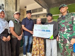 Bupati Subandi Beri Santunan Rp 136 Juta ke Keluarga Korban Laka Kerja