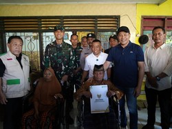 Subandi Sidak RTLH dan Salurkan Bantuan Alat Kesehatan untuk Warga