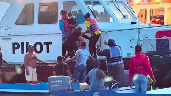 Feri Penumpang Karam di Guyana, Operasi Penyelamatan Terus Berlangsung