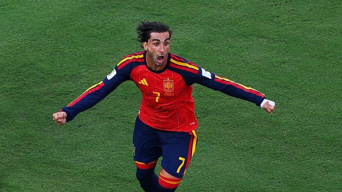 Soccer Football - FIFA World Cup 2026 - Final - Spain v Argentina - New York/New Jersey Stadium, East Rutherford, New Jersey, U.S. - July 19, 2026 Spains Ferran Torres celebrates scoring their first goal REUTERS/Mike Segar     TPX IMAGES OF THE DAY