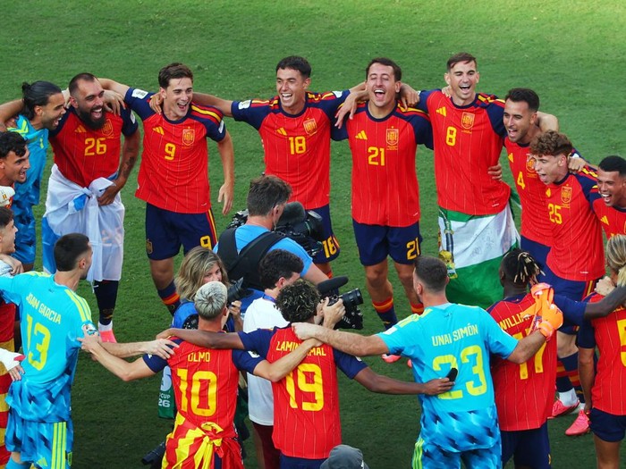 Soccer Football - FIFA World Cup 2026 - Final - Spain v Argentina - New York/New Jersey Stadium, East Rutherford, New Jersey, U.S. - July 19, 2026 Spain players celebrate after winning the World Cup REUTERS/Mike Segar