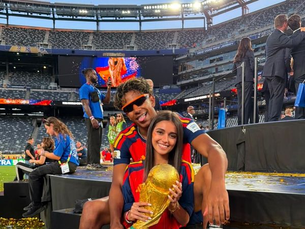 8 Gaya Pacar Lamine Yamal di Piala Dunia 2026, Temani Sang Kekasih Jadi Juara