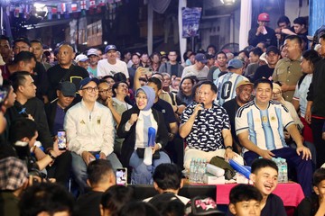 Nobar Pildun di Menteng Tenggulun, Mendagri Tekankan Semangat Kebersamaan