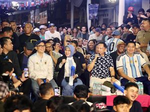 Nobar Pildun di Menteng Tenggulun, Mendagri Tekankan Semangat Kebersamaan