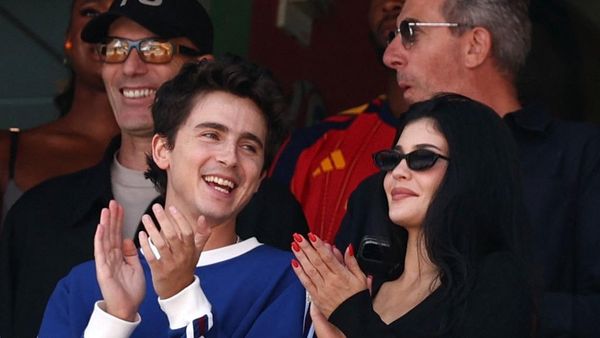 Kylie Jenner dan Timothee Chalamet Pamer Kemesraan di Final Piala Dunia 2026