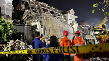 4 Orang Masih Terjebak di Ledakan Grand Polonia Medan, 2 Sudah Dievakuasi