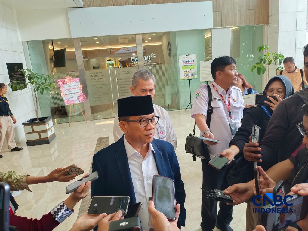 Menteri Desa dan Pembangunan Daerah Tertinggal, Yandri Susanto saat ditemui di Gedung Graha Mandiri, Jakarta, Senin (20/7/2026). (CNBC Indonesia/Martyasari Rizky)