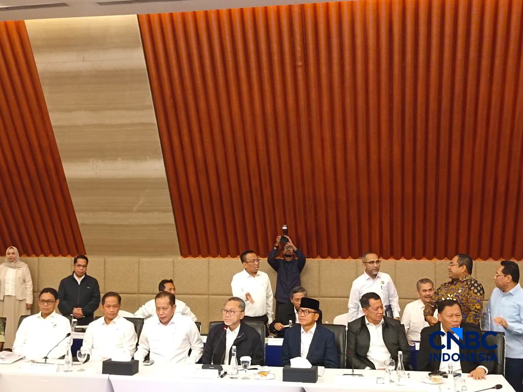 Menteri Koordinator Bidang Pangan, Zulkifli Hasan saat konvensi pers di Auditorium Graha Mandiri, Jakarta, Senin (20/7/2026). (CNBC Indonesia/Martyasari Rizky)