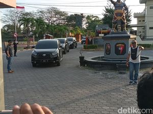 Bupati Lombok Barat Diterbangkan ke Jakarta Usai Terjaring OTT KPK
