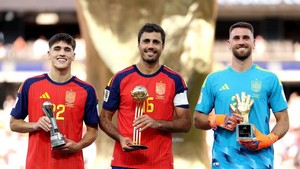 Spanyol Tak Cuma Juara, 3 Pemainnya Sabet Trofi