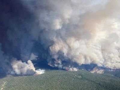 Penampakan Kebakaran Hutan Kanada yang Picu Kabut Asap di AS