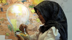Pelatihan Decoupage Perkuat Kemandirian Ekonomi Perempuan