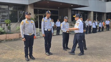 Tangkap Jambret Bersajam di CFD, 4 Petugas Dishub DKI Diberi Penghargaan