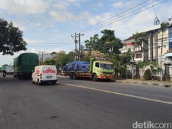 21 Truk Terjaring Razia Parkir Liar di Jalan Cargo Denpasar