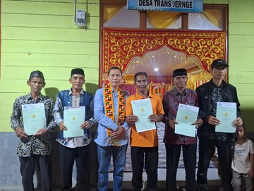 21 Tahun Menanti, 441 Keluarga Transmigran Simeulue Kini Miliki SHM