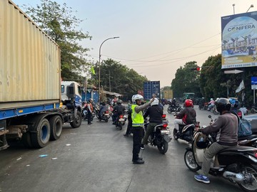 Dari Cakung ke Cilincing, Macetnya Bikin Merinding