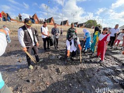 Kemendagri Gelar Aksi Bersih Pesisir di Banyuwangi