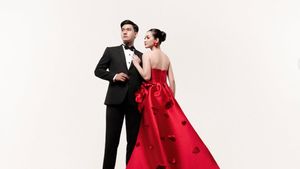 7 Potret Prewedding Dea Annisa, Memukau Dengan Gaun Merah Berhias Bunga 3D