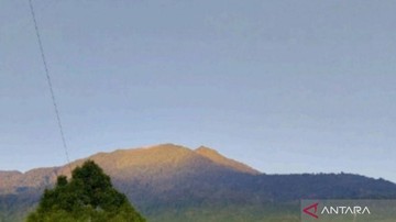 Gunung Sorikmarapi Sumut Berstatus Waspada, Warga Diminta Jaga Jarak