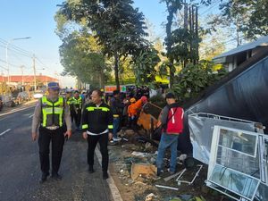 Kecelakaan Beruntun di Depan Sekolah Rakyat Wonosobo, 1 Orang Tewas