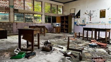 Ortu Siswa soal SDN di Kebayoran Lama Roboh: Pagi Miring, Sorenya 'Bruk'