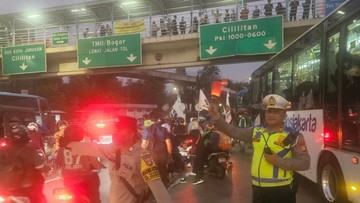 Sempat Macet Imbas Demo di UKI Jaktim, Lalin di Cawang Kini Berangsur Normal