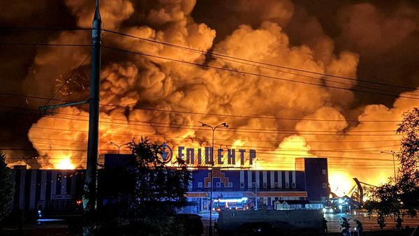 Mal di Ukraina Terbakar Kena Sasaran Drone Rusia