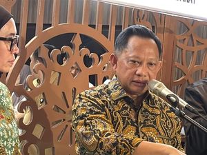 Mendagri Luruskan Isu Viral Warga Bangun Swadaya Jembatan Enang-Enang di Aceh