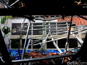 Nestapa SD Negeri di Kebayoran Lama Ambruk Sejak Lama