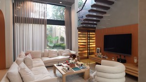 Intip Rumah Mewah Pevita Pearce, Konsep Open Space dengan Pink Powder Room