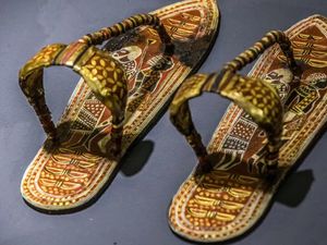 Rahasia Sandal Firaun Injak Musuh di Setiap Langkahnya