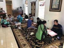 Semangat Edi Belajar Al-Quran dari Nol, Full Support Teman Sesama Ojol Jogja