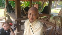 Peluk Tantri Kotak di Panggung, Pria Diduga Mabuk Cengar-cengir Ngaku Fans