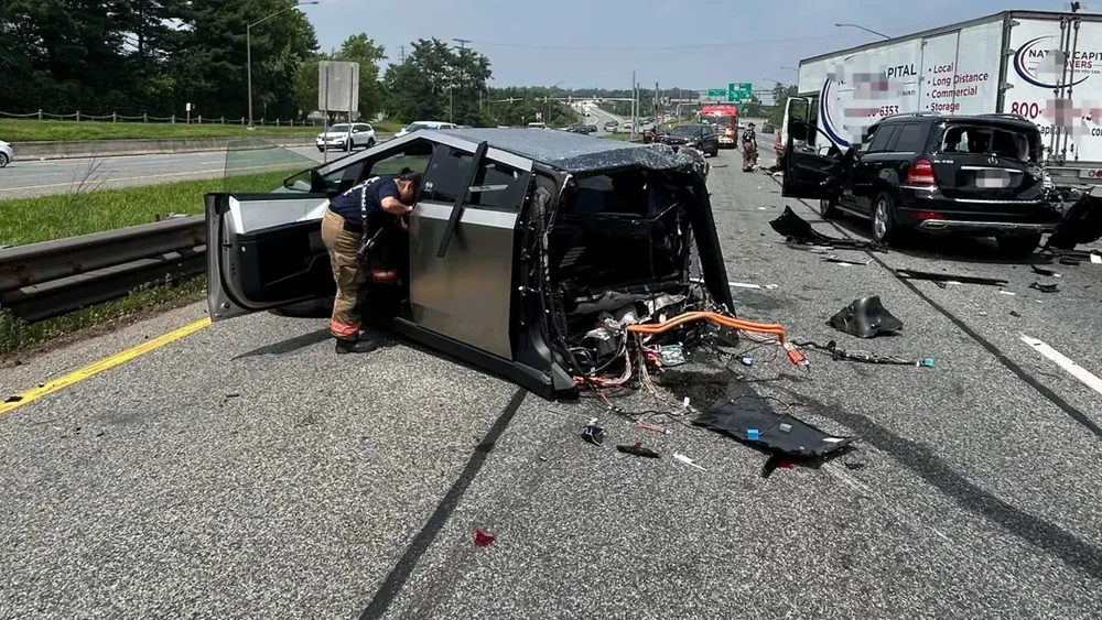 Cybertruck Hancur Tak Terduga