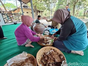 Tradisi Bekasem Keraton Kasepuhan, Ikan Disimpan di Guci Selama Sebulan