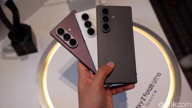 Galaxy Z Fold8 Ultra