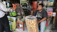 Gilang Difabel Penjual Rambak Akhirnya Dapat Lapak Jualan di Pasar Ngasem