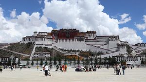 Menyusuri Jejak Budaya Tibet di Jantung Kota Lhasa