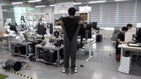 Mirip Kostum Iron Man, Pakaian Robotik Ini Bisa Terpasang Otomatis