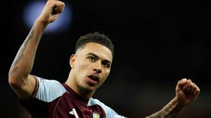 10 Penjualan Termahal Aston Villa: Ada Benteke, Grealish, hingga Rogers
