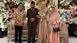 Gaya Hijab Syari Puteri Indonesia Pariwisata Ayu Pratiwi Menikah di Usia 39