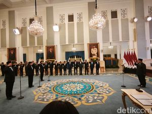 Video Momen Prabowo Lantik Wamenhan Jadi Gubernur Universitas Republik Indonesia