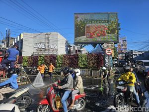 Ceceran Oli Bikin Pemotor Berjatuhan di Kota Batu