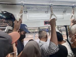 KRL Bogor-Jakarta Kota Sempat Alami Gangguan di Stasiun Kalibata