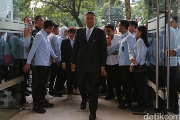 Usai Dilantik, Sudaryono Langsung Pimpin Rapat Perdana Bersama Jajaran BGN