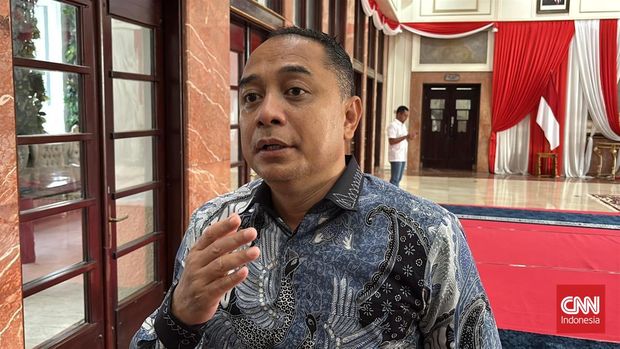 Wali Kota Surabaya Eri Cahyadi di Balai Kota Surabaya, Rabu (22/7).