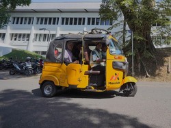 Perjuangan Basuni Warga Jogja Nyetir Bajaj ke Bandung demi Antar Anak Kuliah ITB