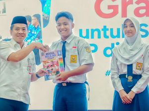 Gebrakan Karawang: Siswa SD-SMP Negeri Dapat LKS Gratis
